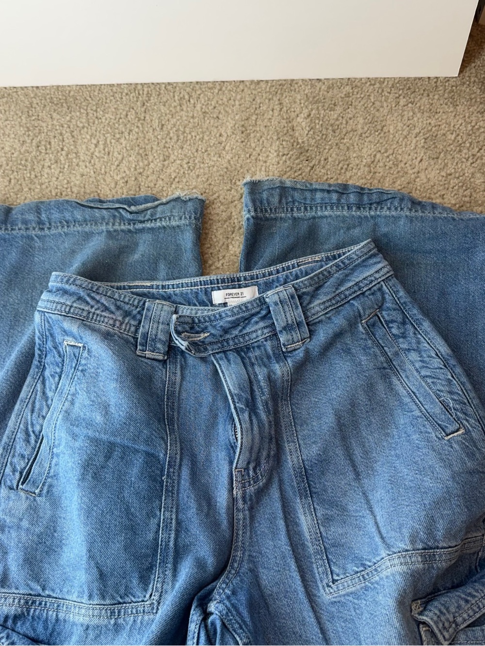 Forever 21 Y2K Style High Rise Wide-Leg Cargo Jeans Medium Wash Blue Denim Sz 25